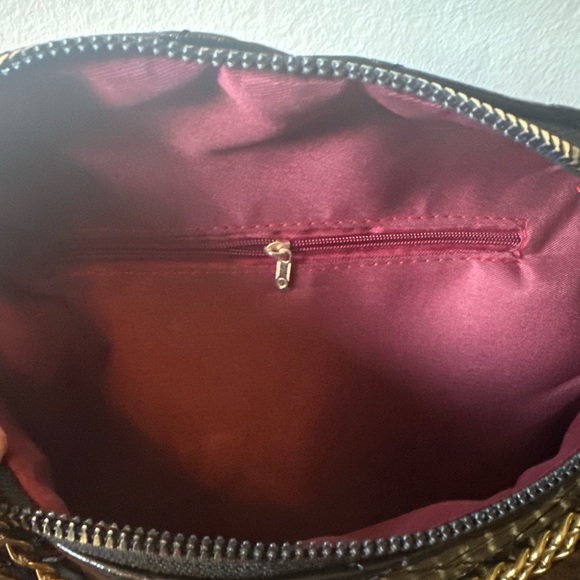 Black Quilted Crossbody Bag with Gold Chain Faux Leather Adjustable NWT - Picture 7 of 8